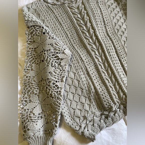 Light Gray Crochet Sleeve Cable Knit Women’s Sweater - Picture 3 of 14